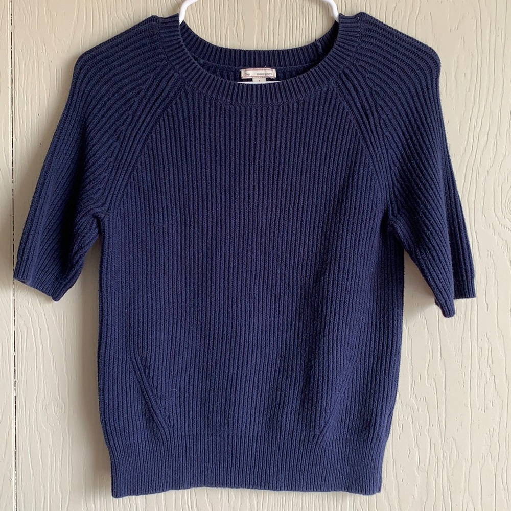 Gap blue short sleeve sweater, size Small